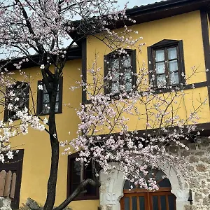 Nesti Inside Of Castle Hotel Krujë